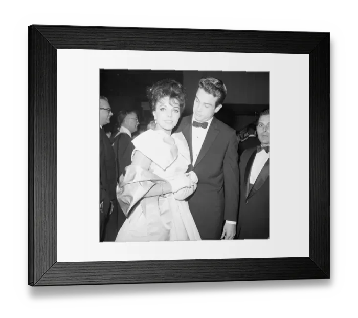 Framed Print : Actor Warren Beatty and Actress Joan Collins at Dinner Framed Print : Actor Warren Beatty and Actress Joan Collins at Dinner