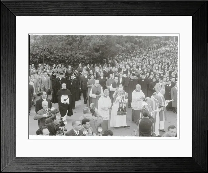 Framed Print : Pope John XXIII Blessing a Crowd Framed Print : Pope John XXIII Blessing a Crowd