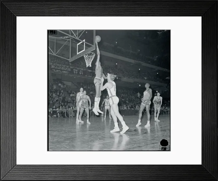 Framed Print : Knicks Capturing a Rebound at the Garden Framed Print : Knicks Capturing a Rebound at the Garden
