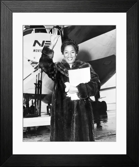 Framed Print : Sarah Vaughan Waving