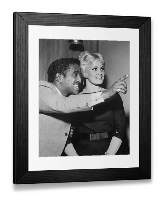Framed Print : Sammy Davis Jr. with Fiance Joan Stuart in Suite