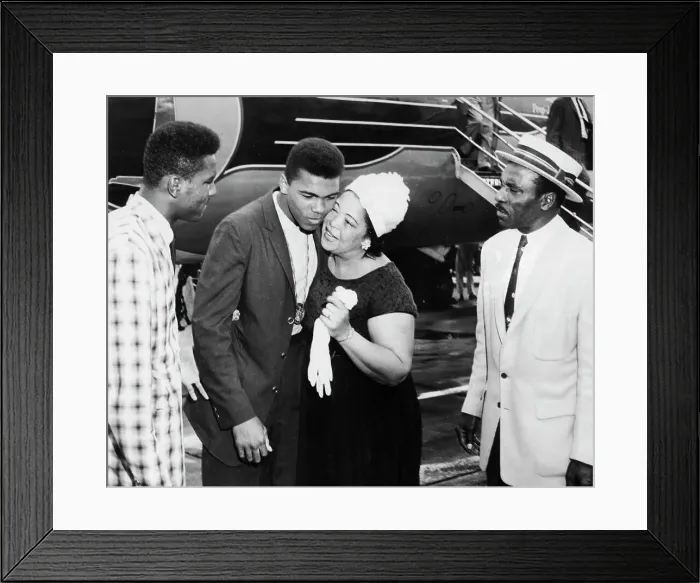 Framed Print : Muhammad Ali with his Family Framed Print : Muhammad Ali with his Family