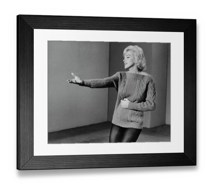 Framed Print : Marilyn Monroe with One Arm Outstretched Framed Print : Marilyn Monroe with One Arm Outstretched