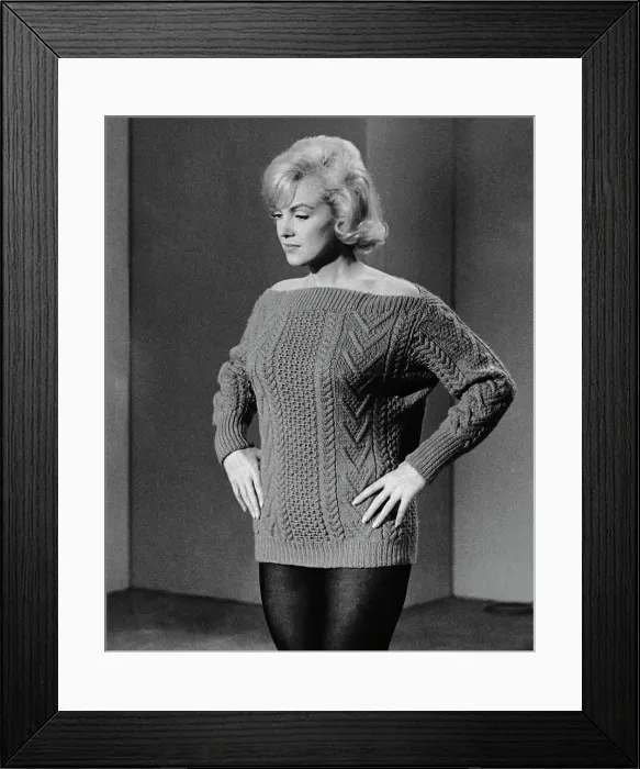 Framed Print : Marilyn Monroe with Her Hands on Her Hips Framed Print : Marilyn Monroe with Her Hands on Her Hips
