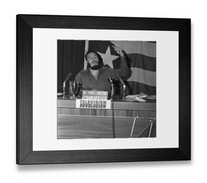 Framed Print : Fidel Castro Speaking from Podium Framed Print : Fidel Castro Speaking from Podium