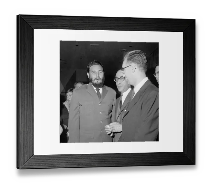 Framed Print : Fidel Castro Posing With Others at Banquet Occasion Framed Print : Fidel Castro Posing With Others at Banquet Occasion