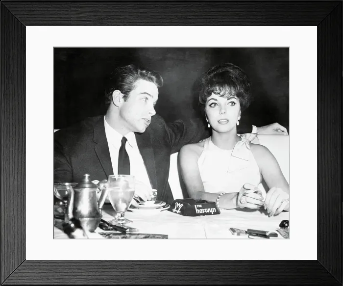 Framed Print : Actress Joan Collins with Warren Beatty Framed Print : Actress Joan Collins with Warren Beatty