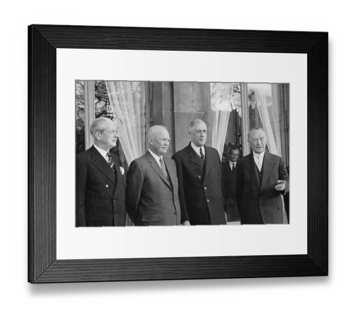 Framed Print : World Leaders at a Summit in Paris Framed Print : World Leaders at a Summit in Paris