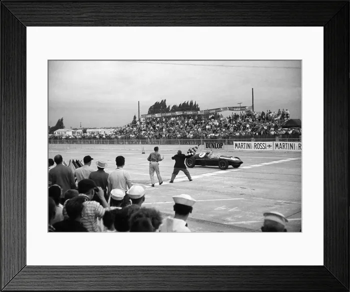 Framed Print : Formula One - US Grand Prix - Bruce McLaren Framed Print : Formula One - US Grand Prix - Bruce McLaren