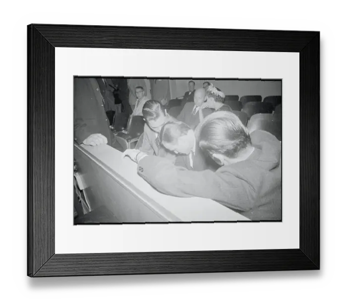 Framed Print : Marlon Brando in Courtroom Framed Print : Marlon Brando in Courtroom
