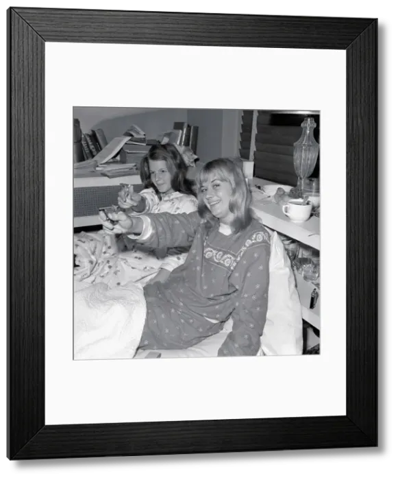 Framed Print : Beverly Aadland with her Friend Framed Print : Beverly Aadland with her Friend