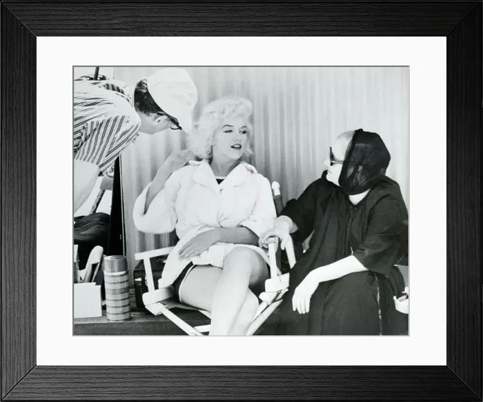 Framed Print : Marilyn Monroe with Husband and Dialogue Coach Framed Print : Marilyn Monroe with Husband and Dialogue Coach