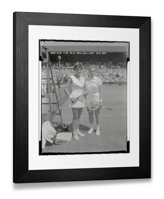 Framed Print : Maria Bueno and Darlene Hold at Wimbledon Framed Print : Maria Bueno and Darlene Hold at Wimbledon