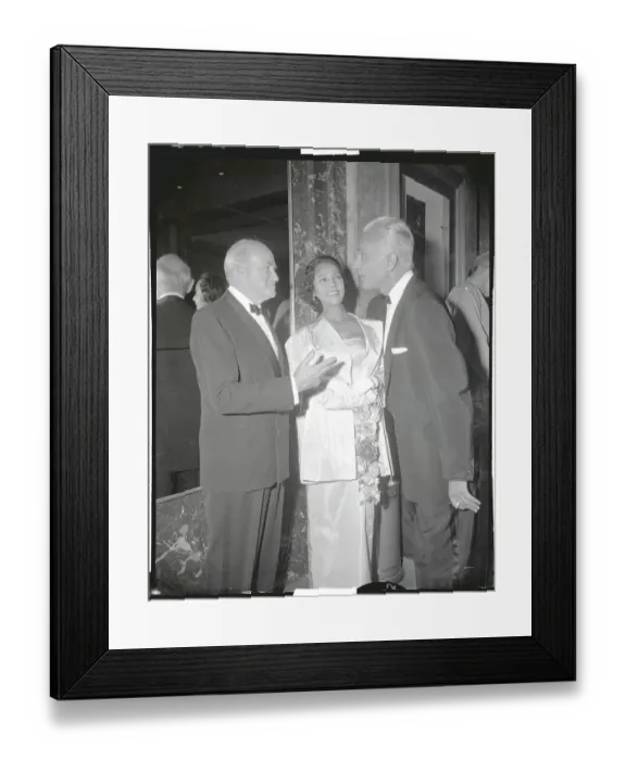 Framed Print : Sam Goldwyn with Dorothy Dandridge and Jack Denison