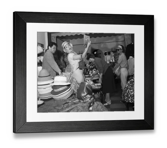 Framed Print : Liz Taylor Shopping with Eddie Fisher Framed Print : Liz Taylor Shopping with Eddie Fisher