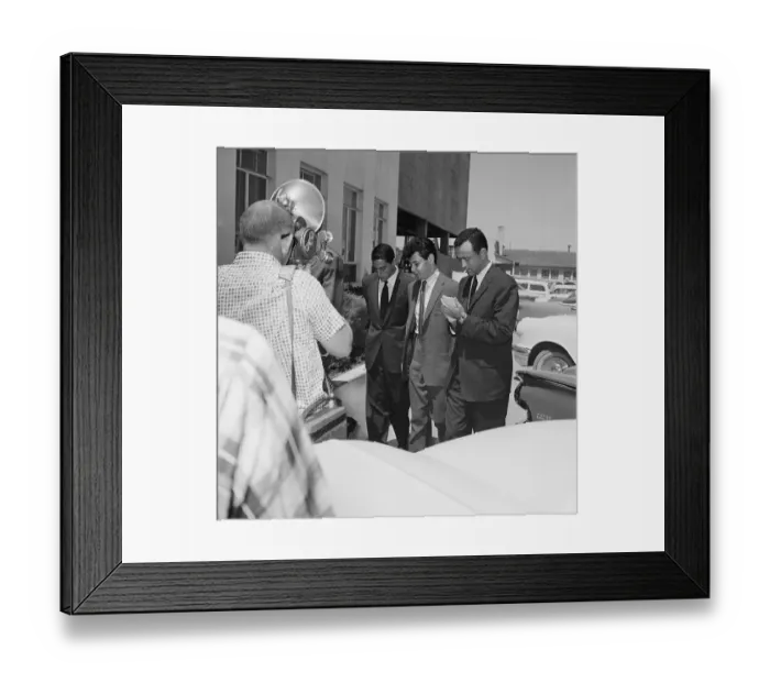 Framed Print : Eddie Fisher Arriving for Divorce Framed Print : Eddie Fisher Arriving for Divorce