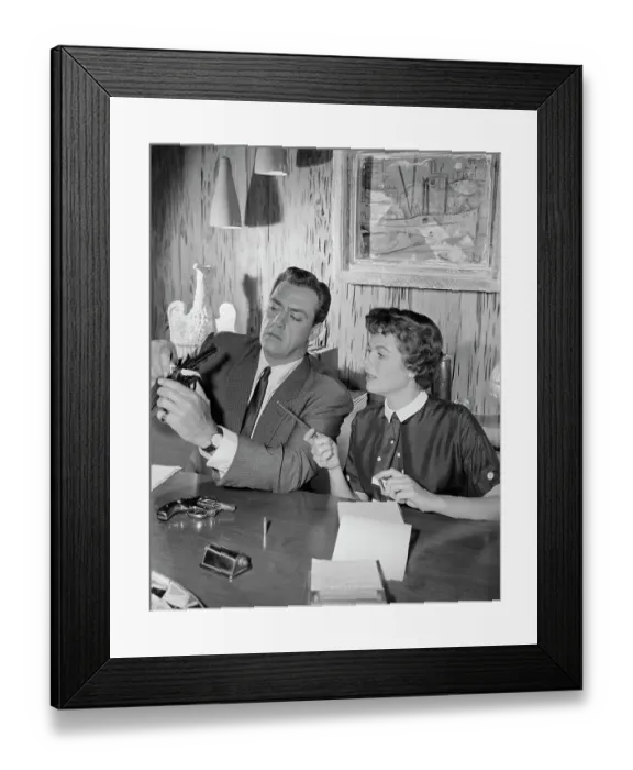 Framed Print : Raymond Burr and Barbara Hale as Perry Mason and Della Street Framed Print : Raymond Burr and Barbara Hale as Perry Mason and Della Street