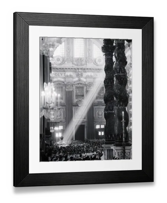 Framed Print : Ray of Light in St Peter's Basilica Framed Print : Ray of Light in St Peter's Basilica