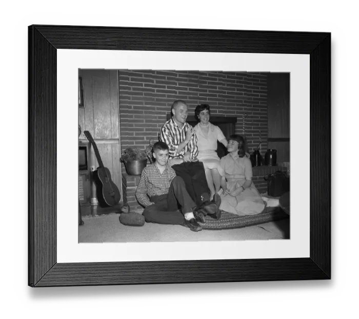 Framed Print : John Glenn Enjoying His Family Framed Print : John Glenn Enjoying His Family