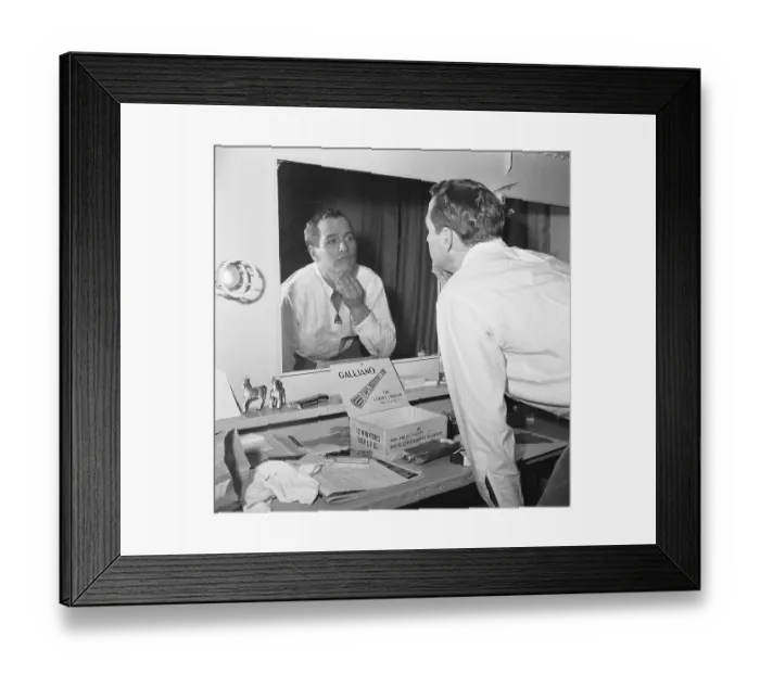 Framed Print : Paul Newman Looking in Mirror