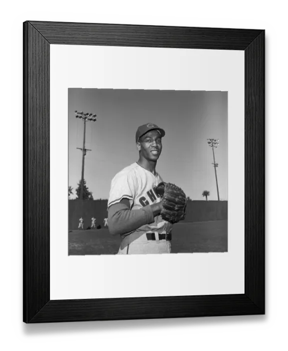 Framed Print : Chicago Cubs Shortstop Ernie Banks Framed Print : Chicago Cubs Shortstop Ernie Banks
