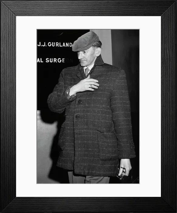 Framed Print : Witness In Organised Crime Trial Framed Print : Witness In Organised Crime Trial