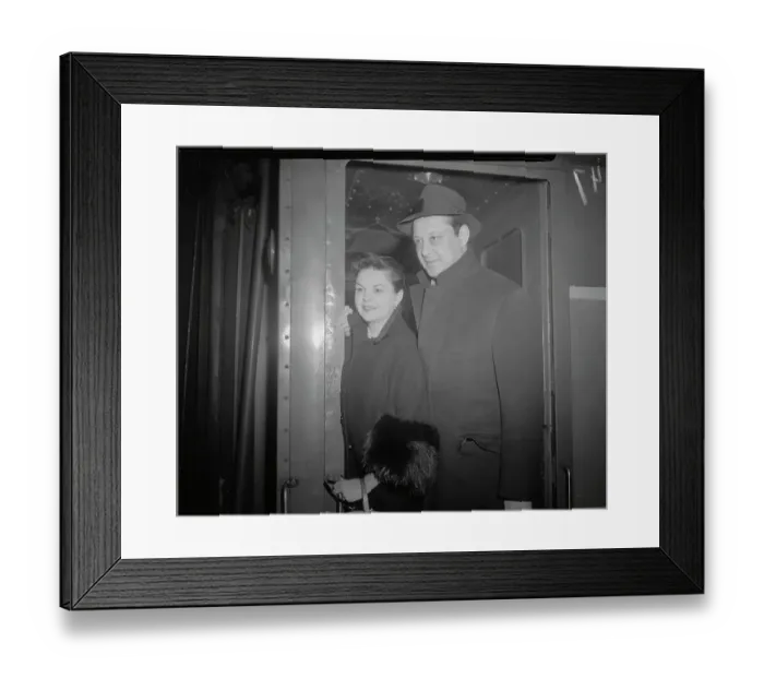Framed Print : Judy Garland and Sidney Luft Standing in Doorway Framed Print : Judy Garland and Sidney Luft Standing in Doorway