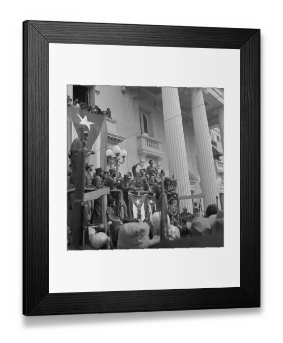 Framed Print : Fidel Castro Gesturing on Balcony as He Speaks Framed Print : Fidel Castro Gesturing on Balcony as He Speaks
