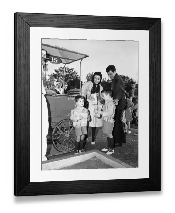Framed Print : Elizabeth Taylor and Eddie Fisher with Children Framed Print : Elizabeth Taylor and Eddie Fisher with Children