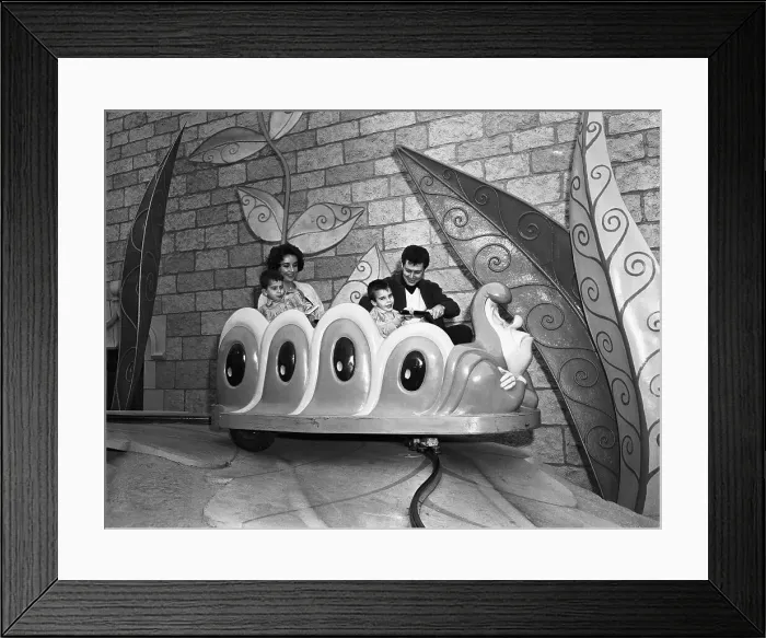 Framed Print : Elizabeth Taylor and Eddie Fisher with Children Framed Print : Elizabeth Taylor and Eddie Fisher with Children