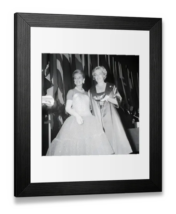 Framed Print : Jeanne Moreau And Simone Signoret Framed Print : Jeanne Moreau And Simone Signoret