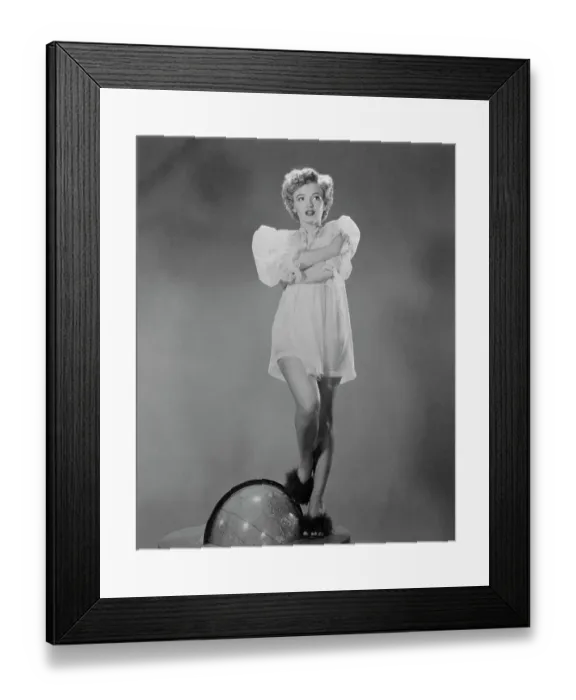 Framed Print : Actress Marilyn Monroe Framed Print : Actress Marilyn Monroe