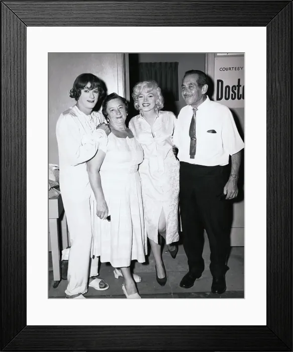 Framed Print : Marilyn Monroe with Tony Curtis and Others Framed Print : Marilyn Monroe with Tony Curtis and Others