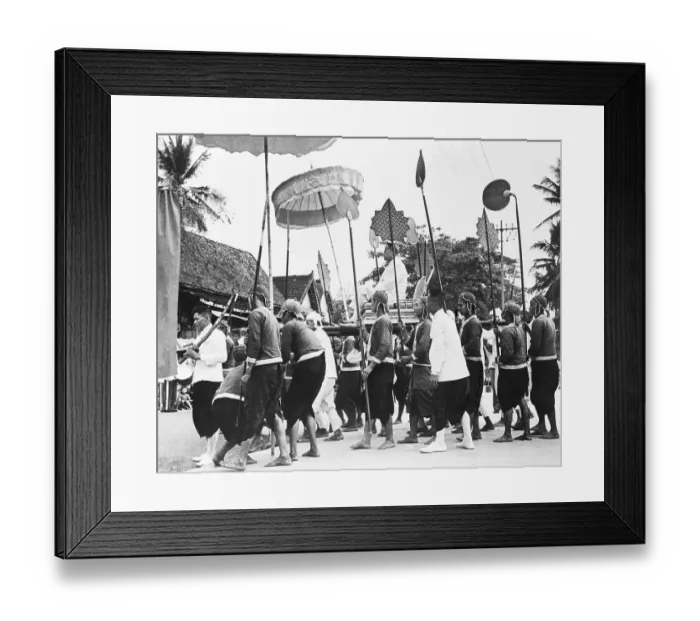 Framed Print : King Sisavang Vong Being Carried by Palace Attendants Framed Print : King Sisavang Vong Being Carried by Palace Attendants