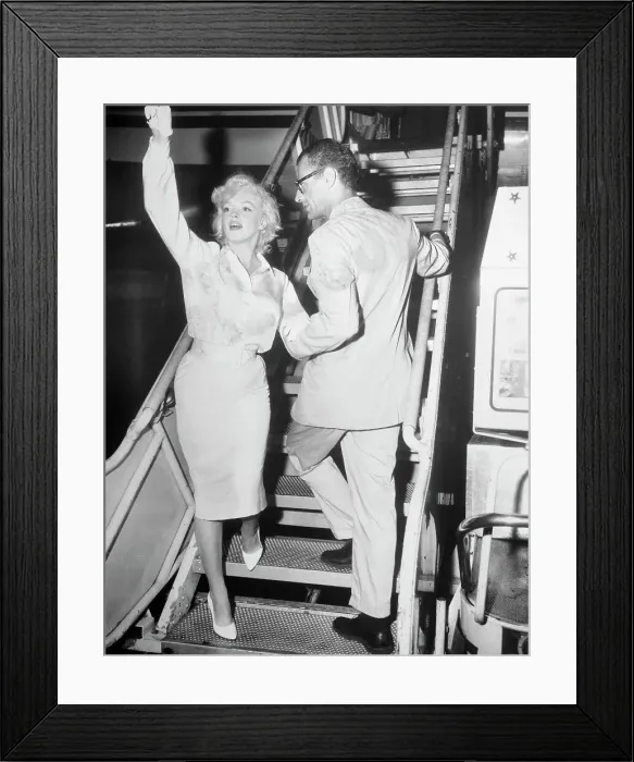 Framed Print : Arthur Miller and Marilyn Monroe Boarding Plane Framed Print : Arthur Miller and Marilyn Monroe Boarding Plane