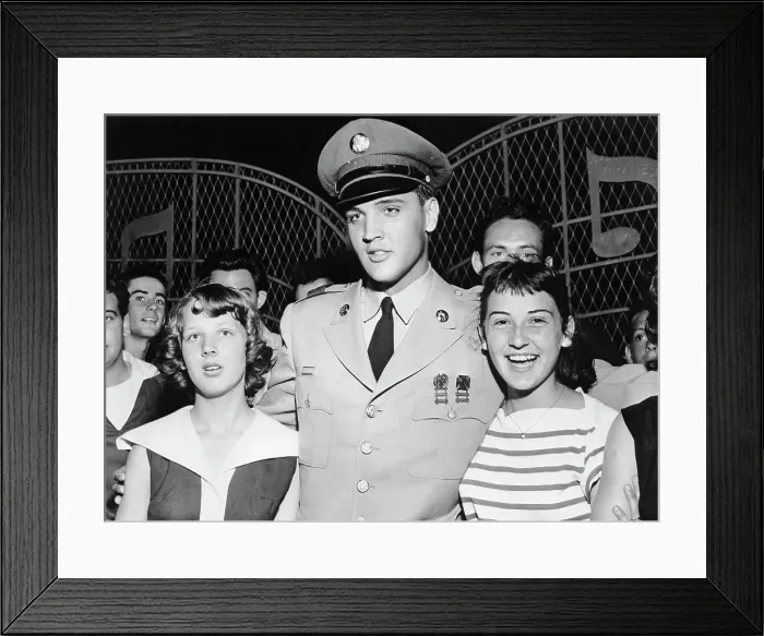 Framed Print : Elvis Posing with Two Teenage Girls Framed Print : Elvis Posing with Two Teenage Girls