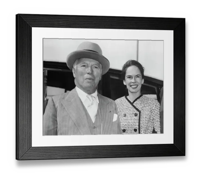 Framed Print : Charlie Chaplin and Wife Arriving in London Framed Print : Charlie Chaplin and Wife Arriving in London
