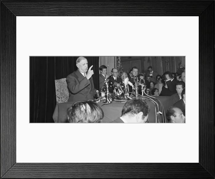 Framed Print : Charles De Gaulle Wagging Finger;Speakin