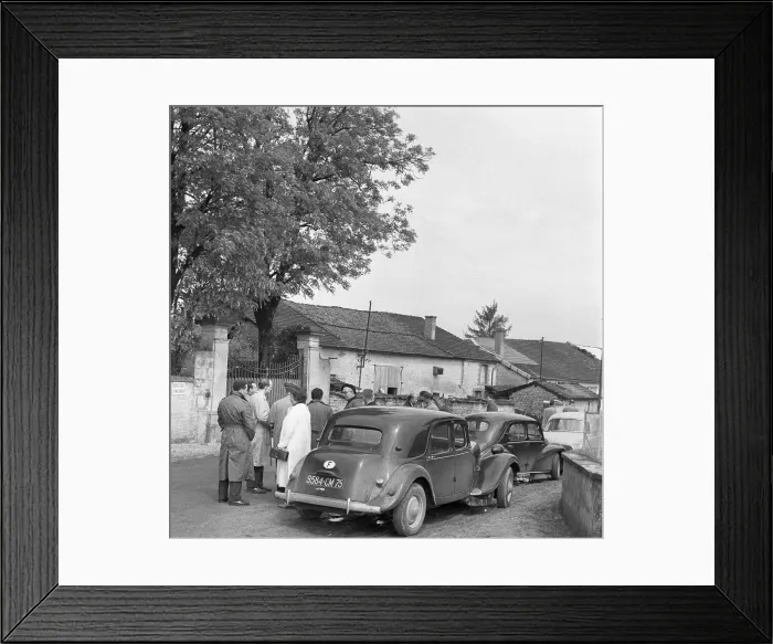 Framed Print : De Gaulle sees no one Framed Print : De Gaulle sees no one
