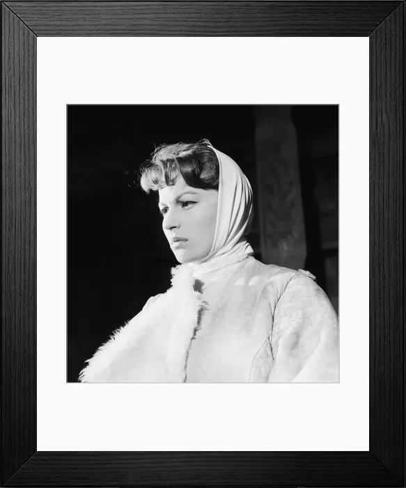 Framed Print : Italian Actress Silvanan Mangano Framed Print : Italian Actress Silvanan Mangano