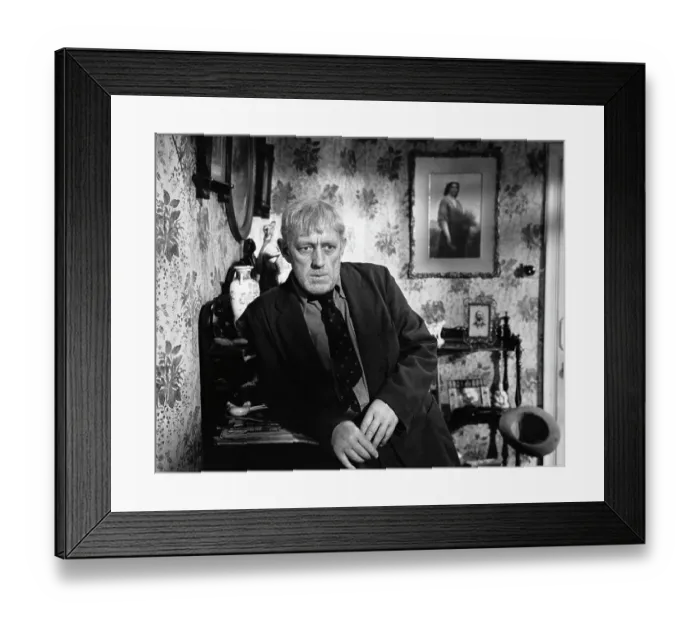 Framed Print : British Actor Alec Guinness Framed Print : British Actor Alec Guinness