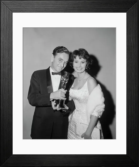 Framed Print : Sophia Loren Presents Oscar To Lean Framed Print : Sophia Loren Presents Oscar To Lean