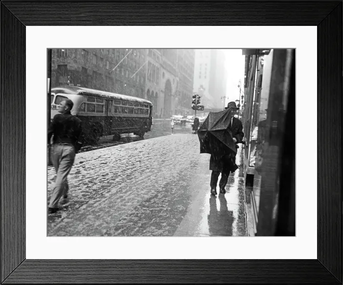 Framed Print : Blizzard Hits Manhattan Framed Print : Blizzard Hits Manhattan