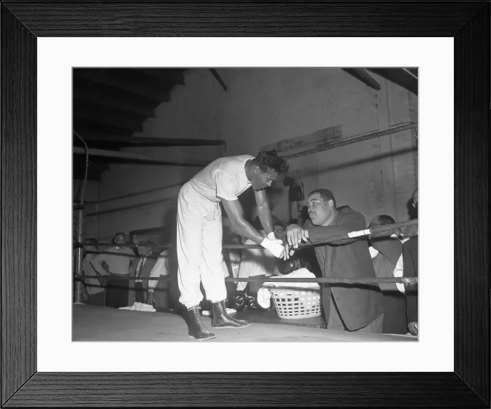 Framed Print : Joe Louis Coaching Sugar Ray Robinson Framed Print : Joe Louis Coaching Sugar Ray Robinson