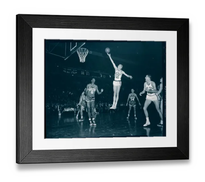 Framed Print : Ken Sears Hanging in Mid Air as He Tries to Score Framed Print : Ken Sears Hanging in Mid Air as He Tries to Score