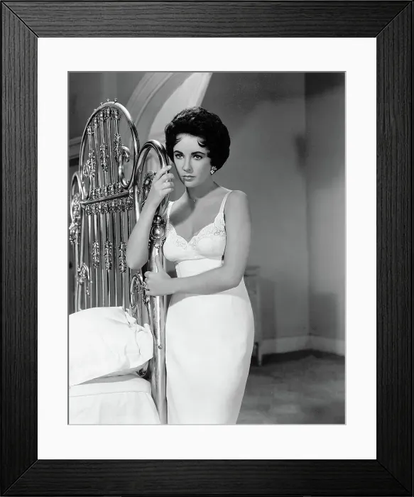 Framed Print : Elizabeth Taylor in Cat on a Hot Tin Roof Framed Print : Elizabeth Taylor in Cat on a Hot Tin Roof