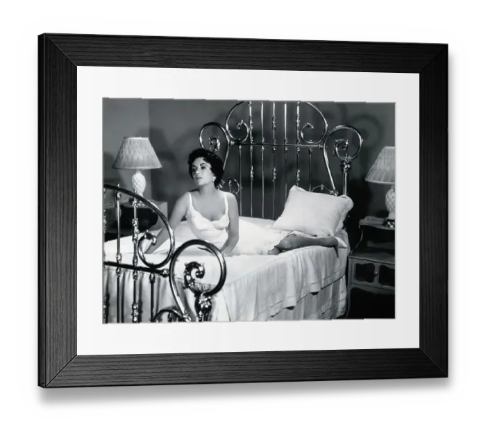 Framed Print : Elizabeth Taylor in Cat on a Hot Tin Roof Framed Print : Elizabeth Taylor in Cat on a Hot Tin Roof