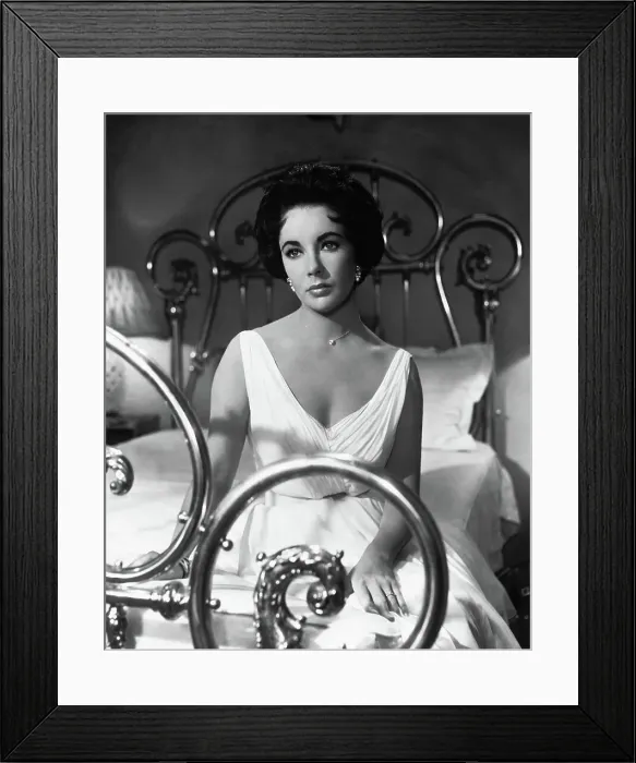 Framed Print : Elizabeth Taylor in Cat on a Hot Tin Roof