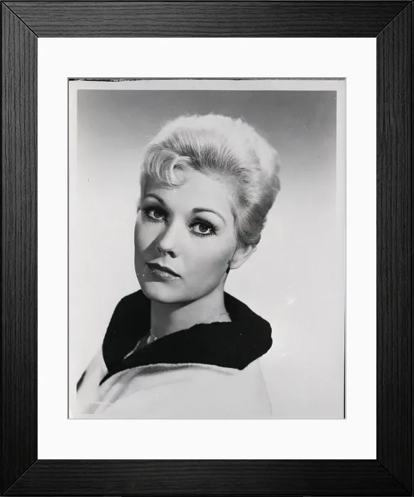 Framed Print : Kim Novak, Headshoulder Shot