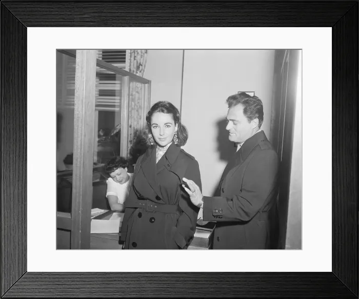 Framed Print : Elizabeth Taylor and Mike Todd at Hospital Framed Print : Elizabeth Taylor and Mike Todd at Hospital